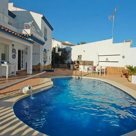 Villa House Famara,in For Family And Friends Pool Malaga